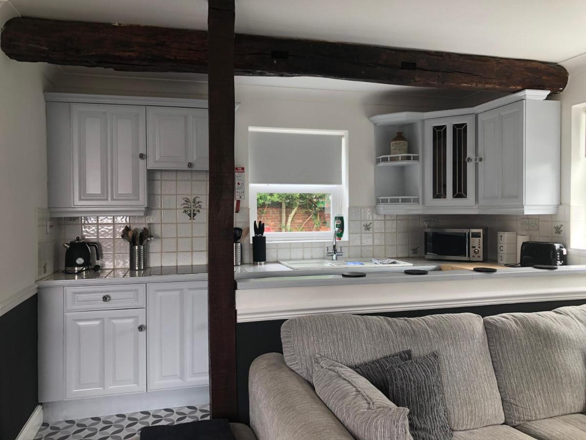 The Garden Suite Denby Village Екстер'єр фото