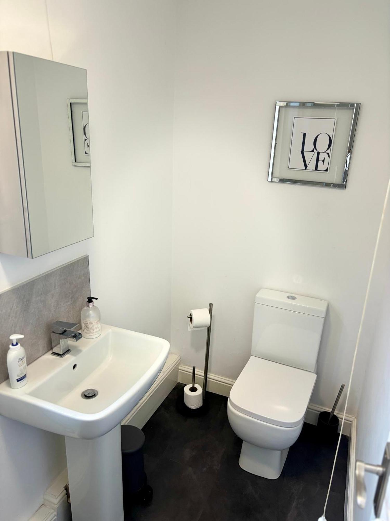 The Garden Suite Denby Village Екстер'єр фото